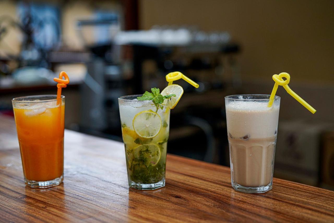 Bar Peepal Resort Покхара Екстер'єр фото A selection of Vietnamese drinks