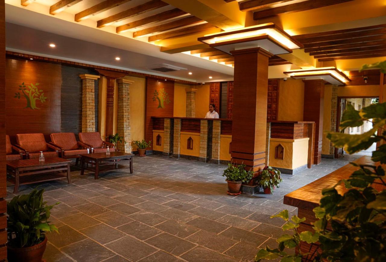 Bar Peepal Resort Покхара Екстер'єр фото The lobby of the hotel
