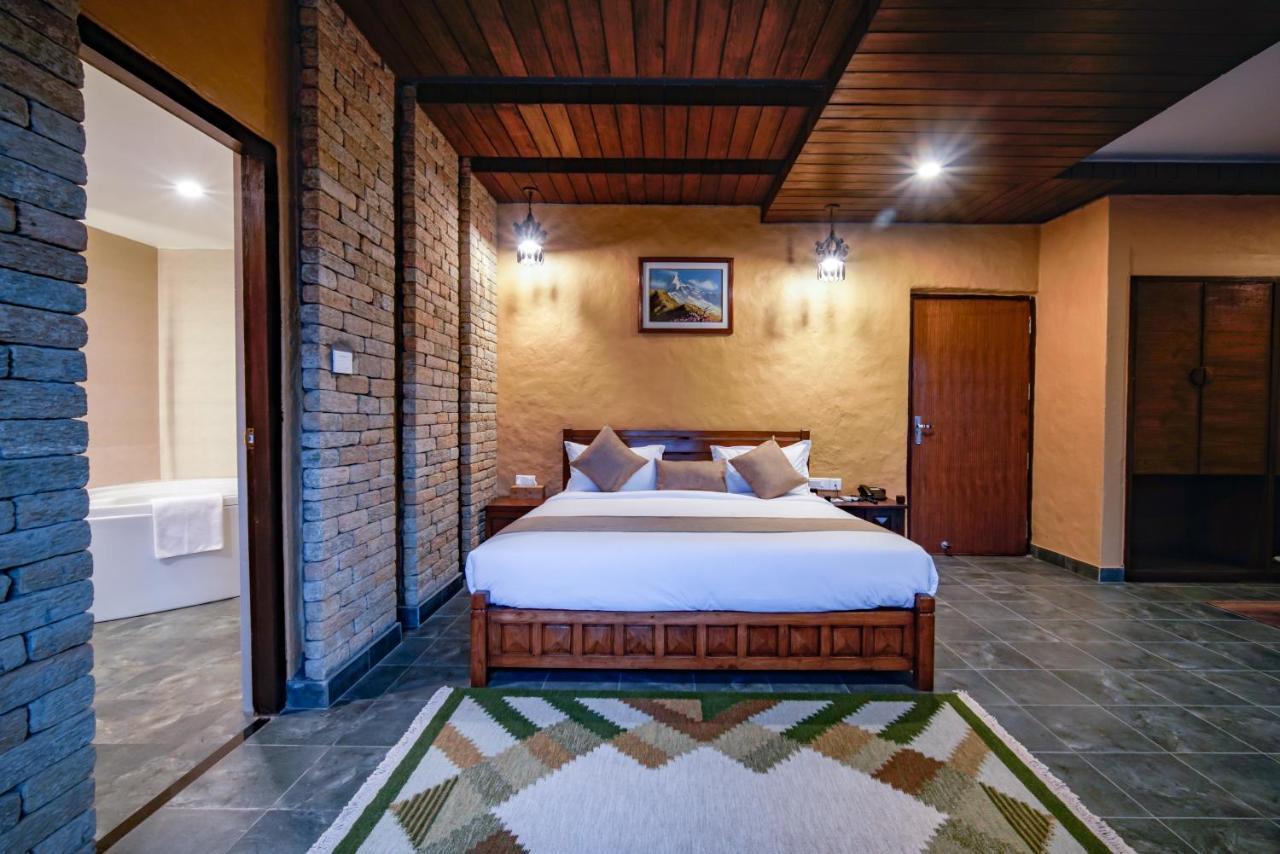 Bar Peepal Resort Покхара Екстер'єр фото Deluxe Suite