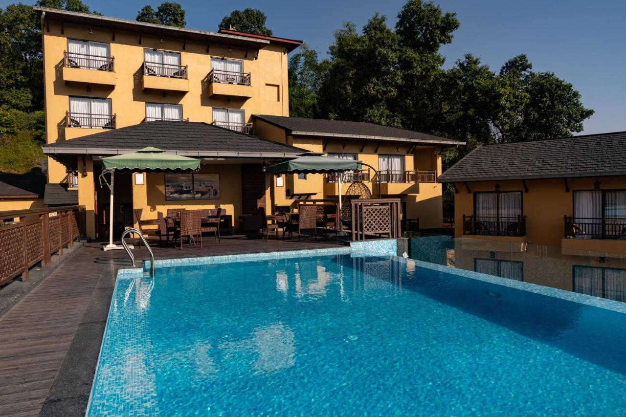 Bar Peepal Resort Покхара Екстер'єр фото