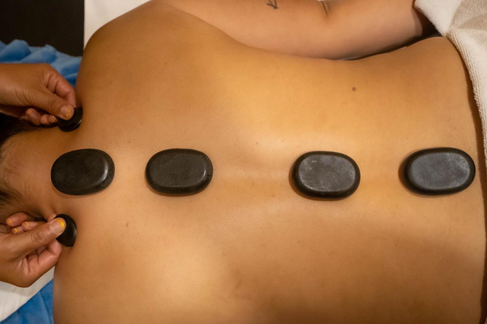 Bar Peepal Resort Покхара Екстер'єр фото Hot stone massage